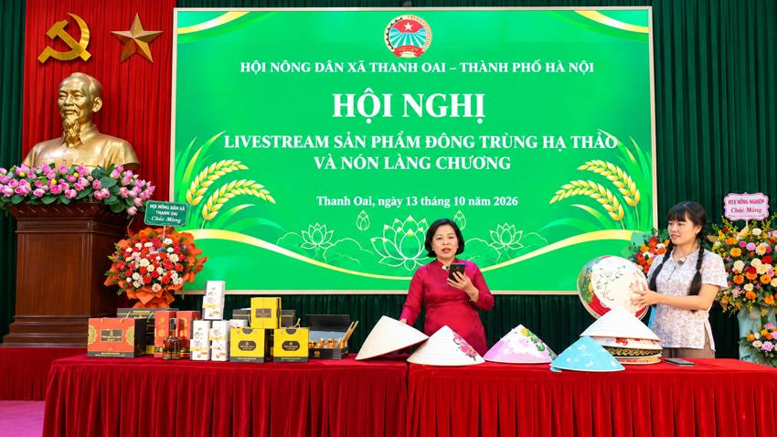 Thanh Oai đưa nón làng Chuông lên nền tảng số, mở rộng thị trường tiêu thụ 