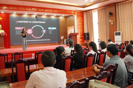 Đưa nông sản lên không gian số