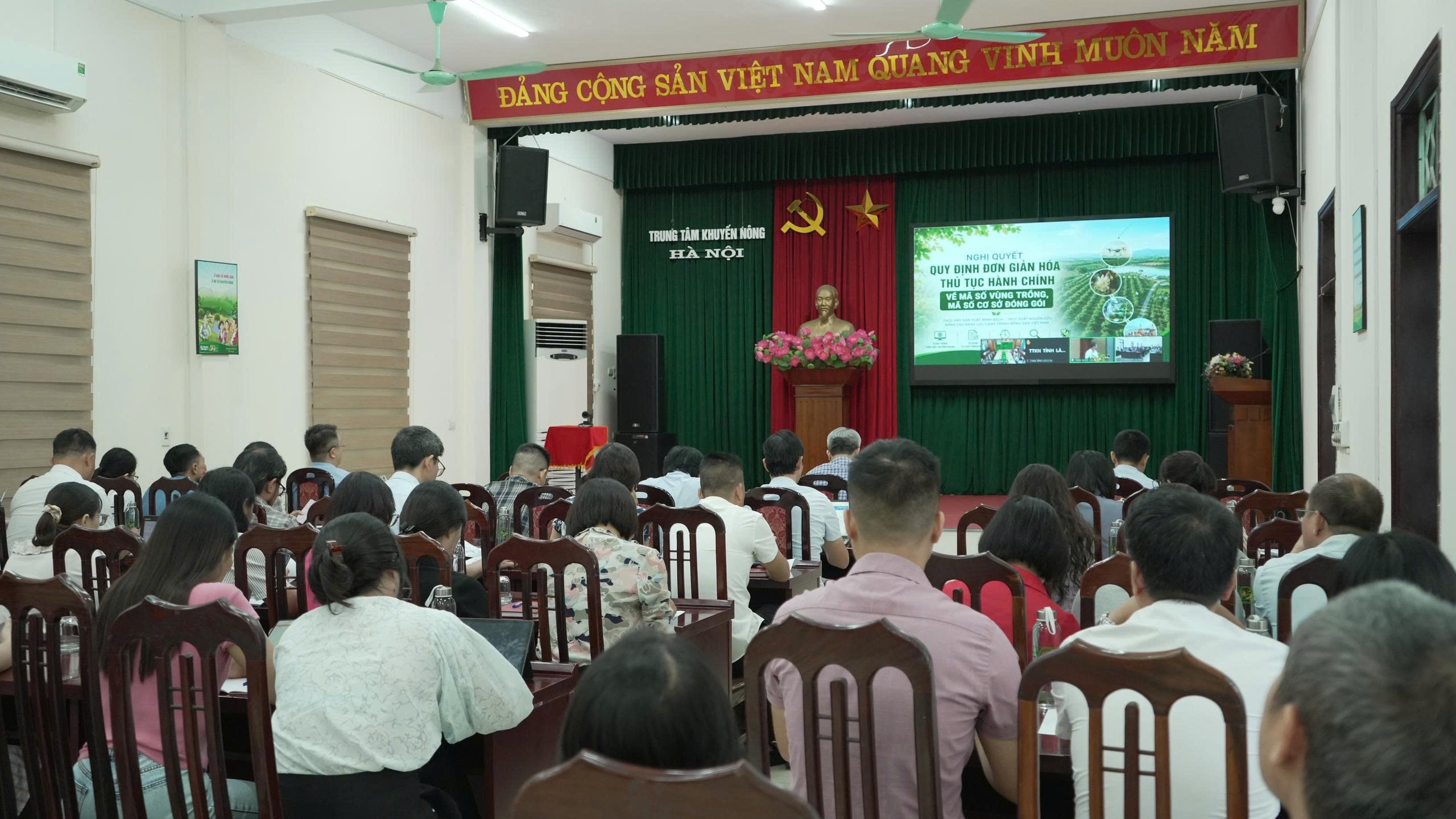 Tập huấn Khuyến nông: Hướng dẫn triển khai quy định về mã số vùng trồng, mã số cơ sở đóng gói