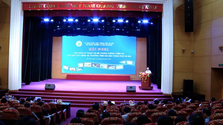 Hà Nội tập huấn kỹ thuật hộ đê và phòng, chống thiên tai cho chủ tịch UBND các phường, xã