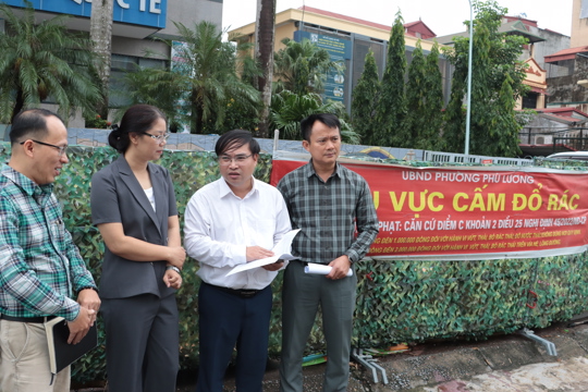 Sở Nông nghiệp và Môi trường kiểm tra công tác VSMT tại phường Phú Lương