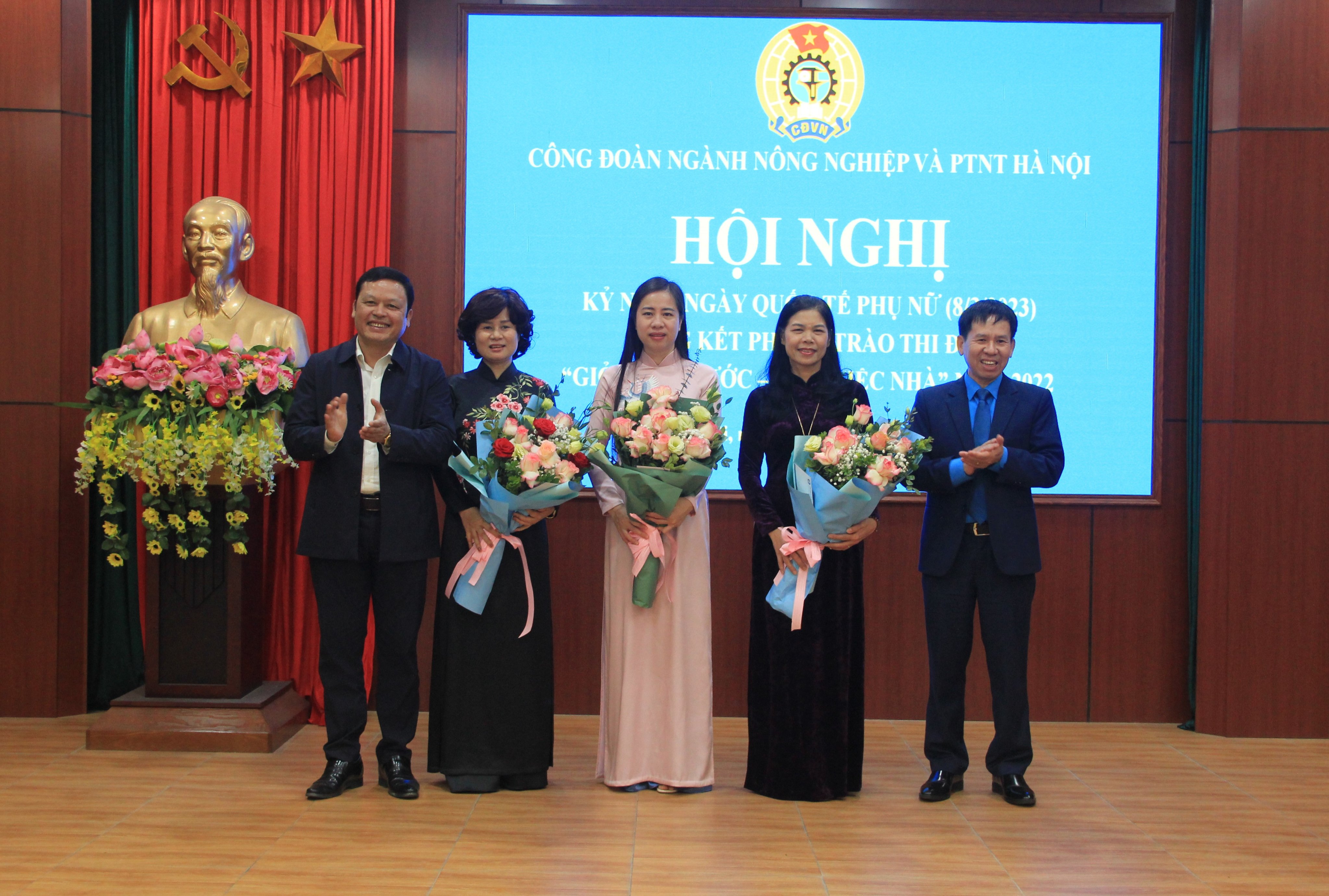 Công đoàn ngành Nông nghiệp và PTNT Hà Nội: Khen thưởng 7 tập thể, 52 cá nhân “Giỏi việc nước,...
