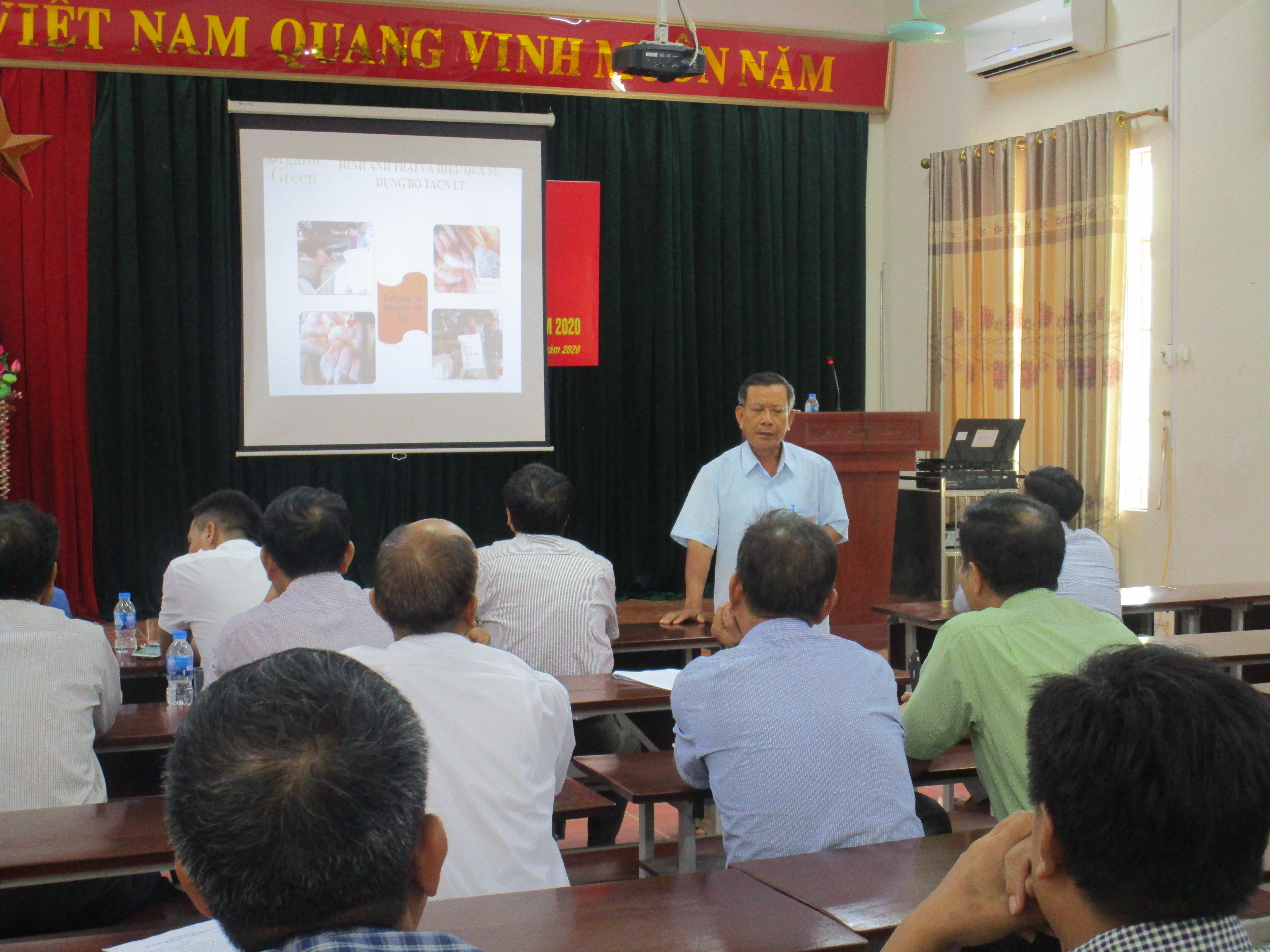 Huyện Ba Vì: Tổ chức hội nghị bàn giải pháp phát triển chăn nuôi bền vững gắn với chuỗi liên...