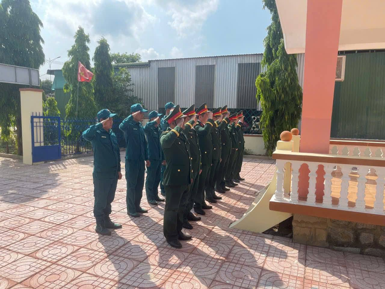 Ban chỉ huy quân sự xã dang kang tổ chức các hoạt động tri ân nhân kỷ niệm 51 năm ngày giải phóng miền nam