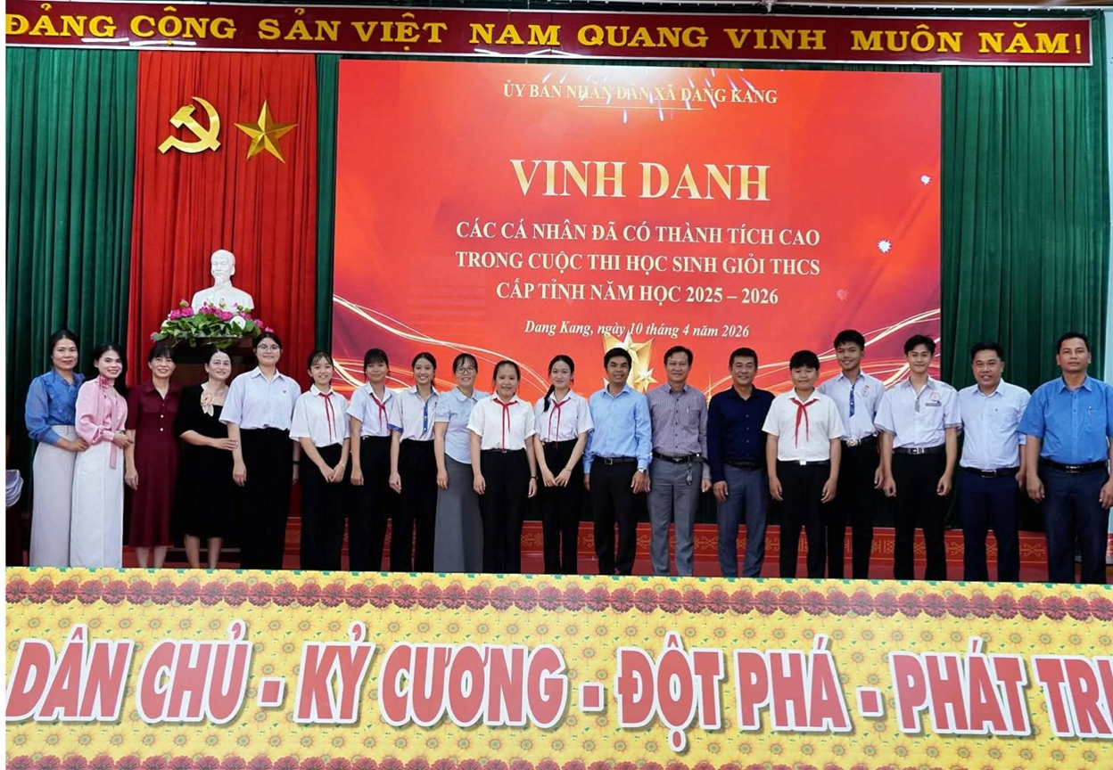Xã Dang Kang vinh danh các cá nhân đạt thành tích cao tại kỳ thi học sinh giỏi cấp tỉnh bậc thcs, năm học 2025 - 2026