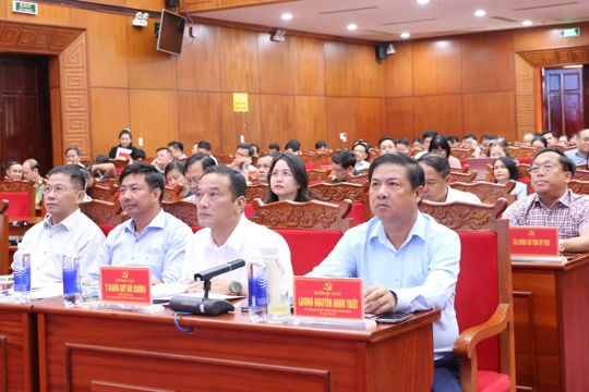 Hội nghị quán triệt các văn bản của Trung ương và Tỉnh ủy Đắk Lắk