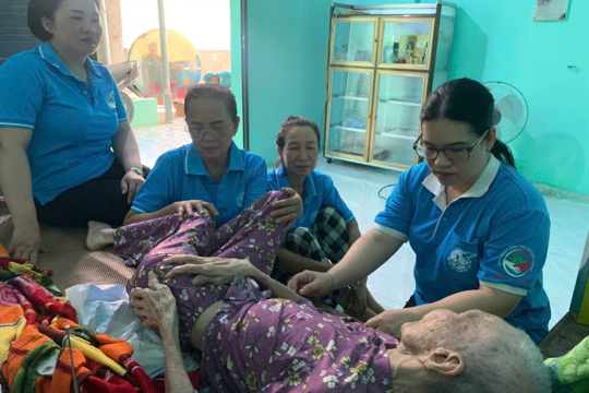 Hội Liên hiệp Phụ nữ phường Sông Cầu tổ chức các hoạt động tri ân nhân kỷ niệm 79 năm Ngày Thương binh - Liệt sĩ!
