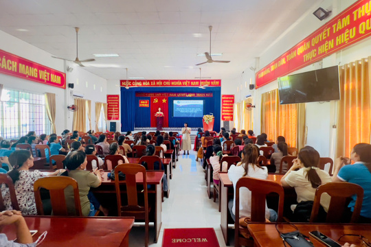 Hội LHPN tỉnh Đắk Lắk tổ chức Hội nghị tập huấn, bồi dưỡng kỹ năng thực hành và ứng dụng công nghệ thông tin trong hoạt động Hội tại xã Phú Hòa 2
