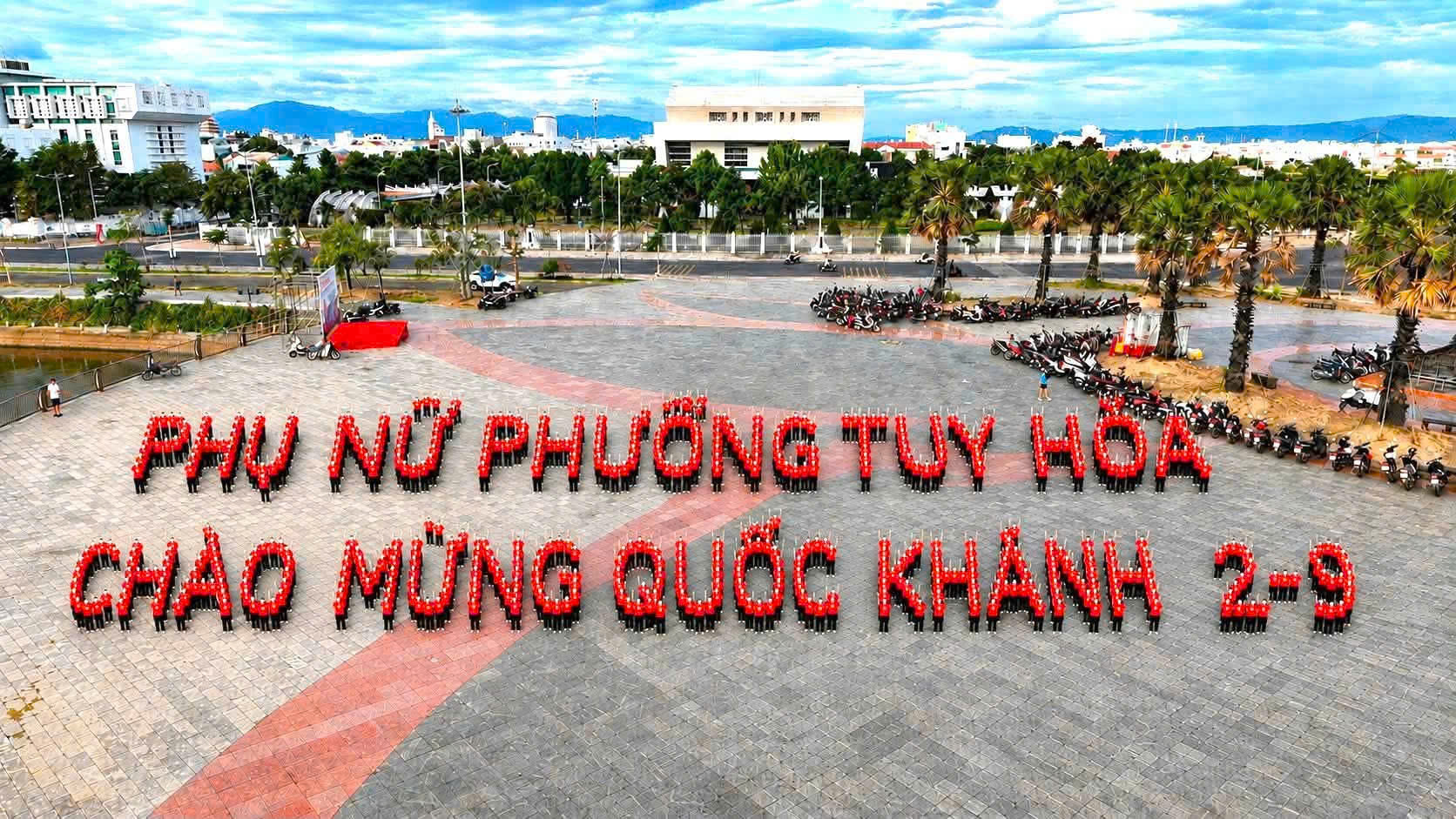 Rực rỡ sắc đỏ chào mừng Quốc khánh 2/9!