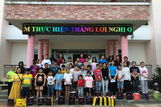 Hội LHPN phường Phú Yên tri ân gia đình chính sách nhân kỷ niệm 79 năm Ngày Thương binh - Liệt sĩ