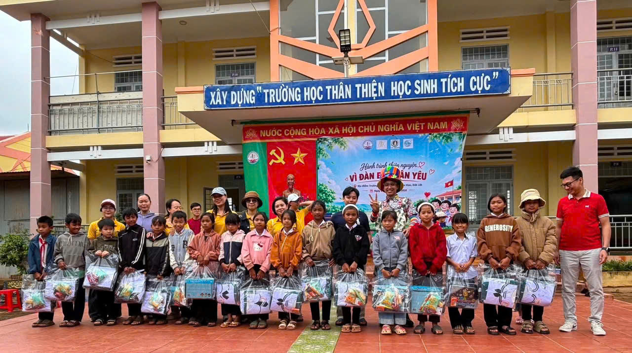 Hội LHPN xã Ea Hiao🌸Tiếp sức em đến trường – Trao yêu thương, gửi niềm tin✨ Chào năm học mới 2026-2027 