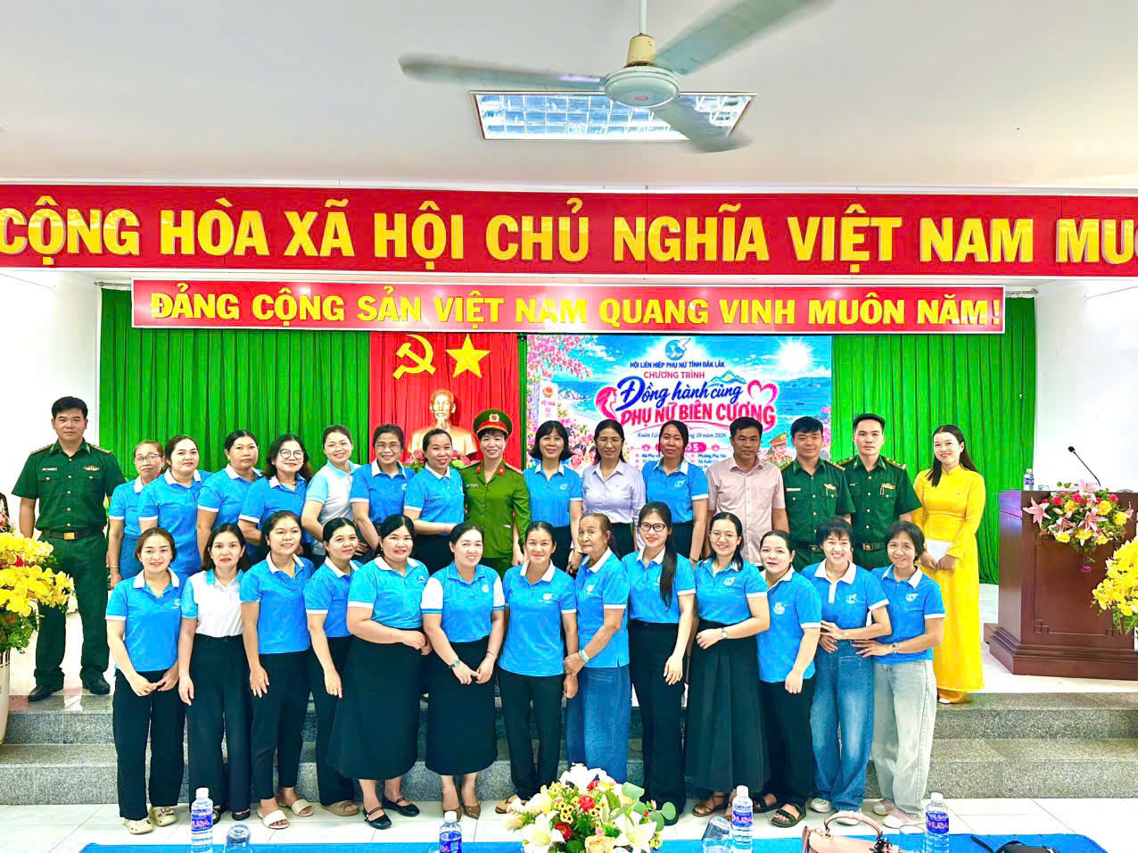 ẤM ÁP CHƯƠNG TRÌNH "ĐỒNG HÀNH CÙNG PHỤ NỮ BIÊN CƯƠNG" TẠI XÃ XUÂN LỘC