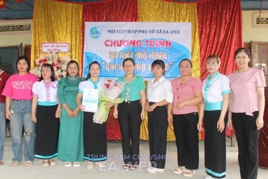 Hội Liên hiệp Phụ nữ (LHPN) xã Ea Wer tổ chức Lễ ra mắt mô hình điểm “Chi hội Phụ nữ số” 
