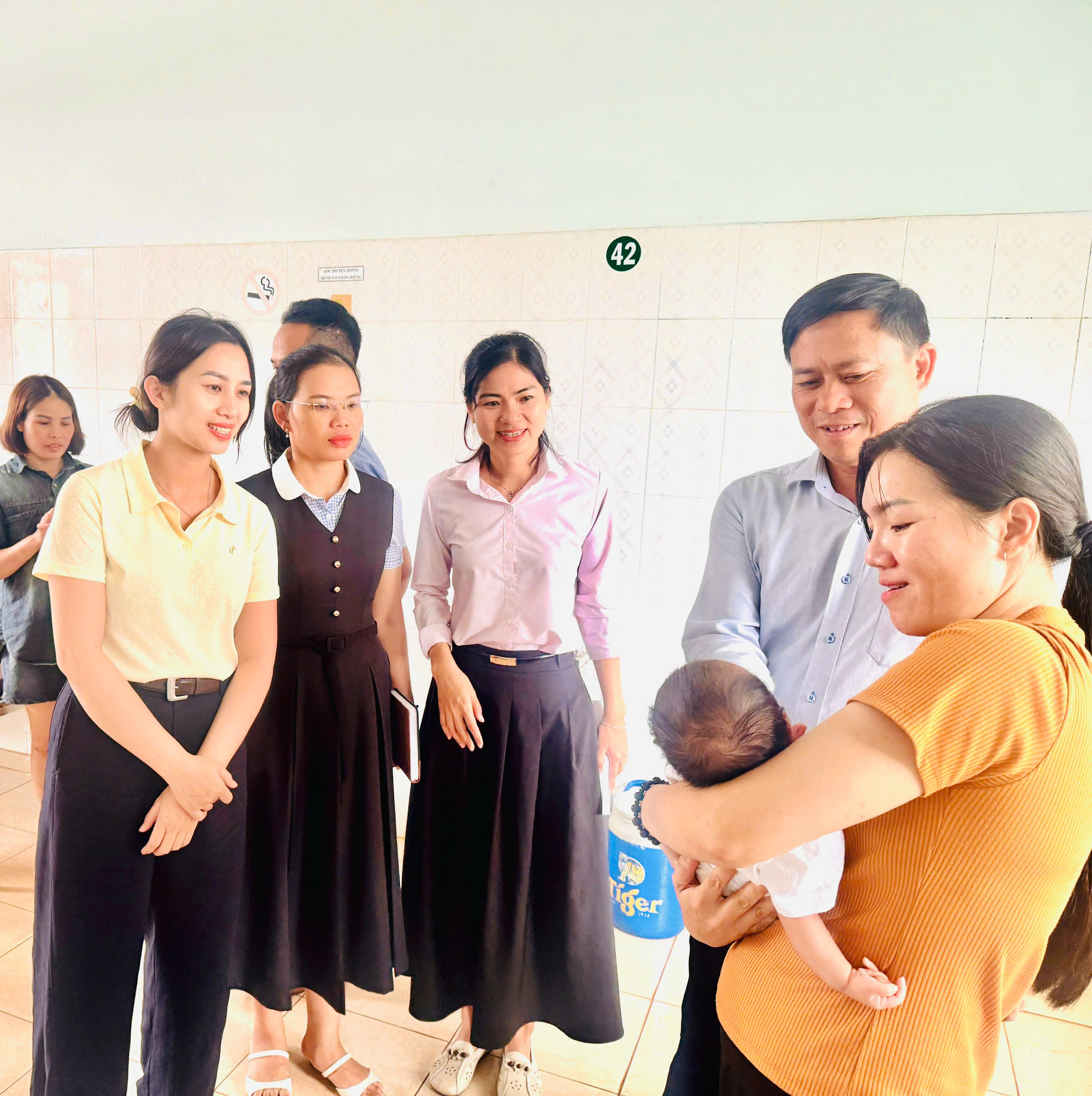 Chung tay chăm sóc, bảo vệ trẻ em bị bỏ rơi tại xã Ea Ktur