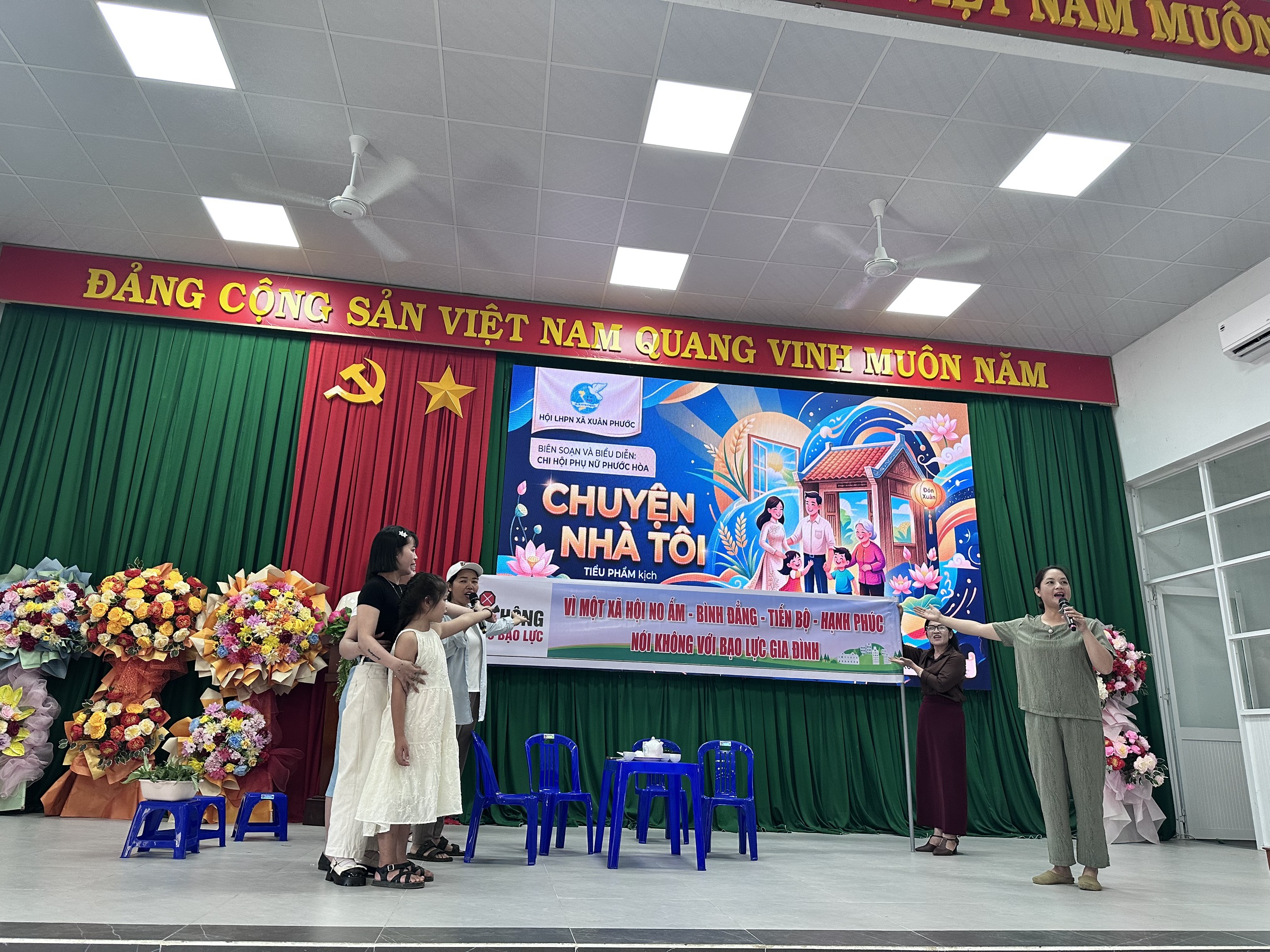 Từ không gian số đến những đổi thay trong mỗi gia đình