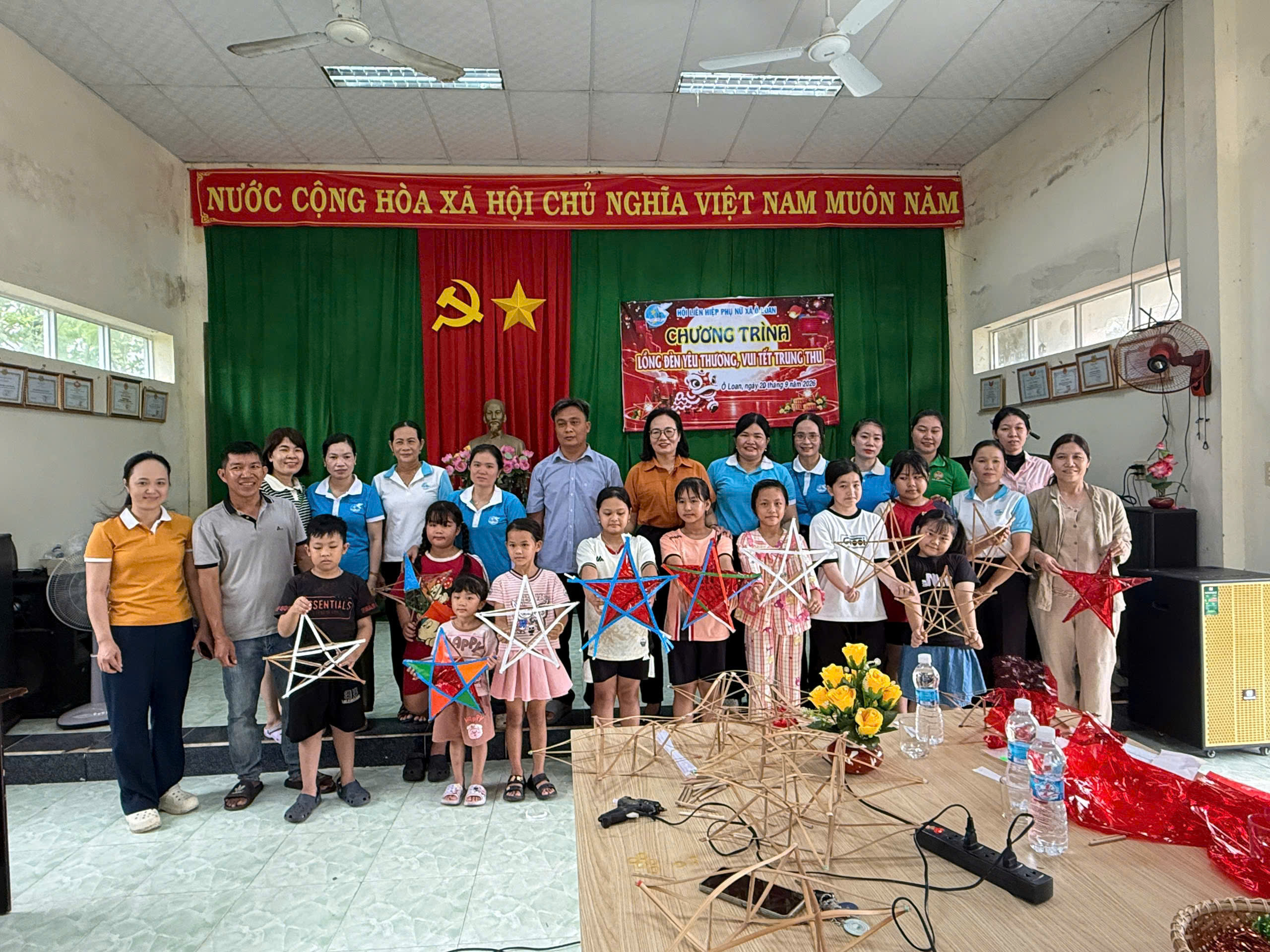 Lồng đèn yêu thương - Vui Tết Trung thu” – Gieo niềm vui, trao yêu thương đến trẻ em xã Ô Loan