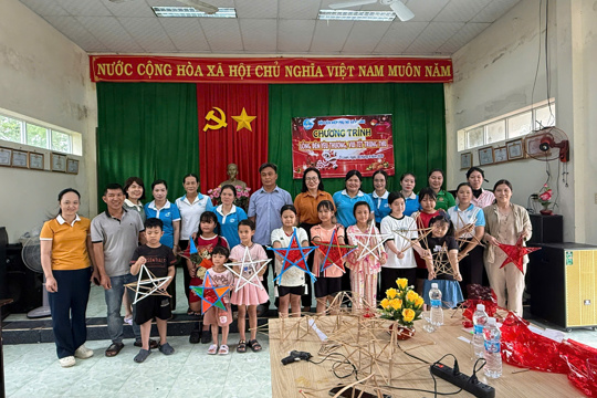 Lồng đèn yêu thương - Vui Tết Trung thu” – Gieo niềm vui, trao yêu thương đến trẻ em xã Ô Loan