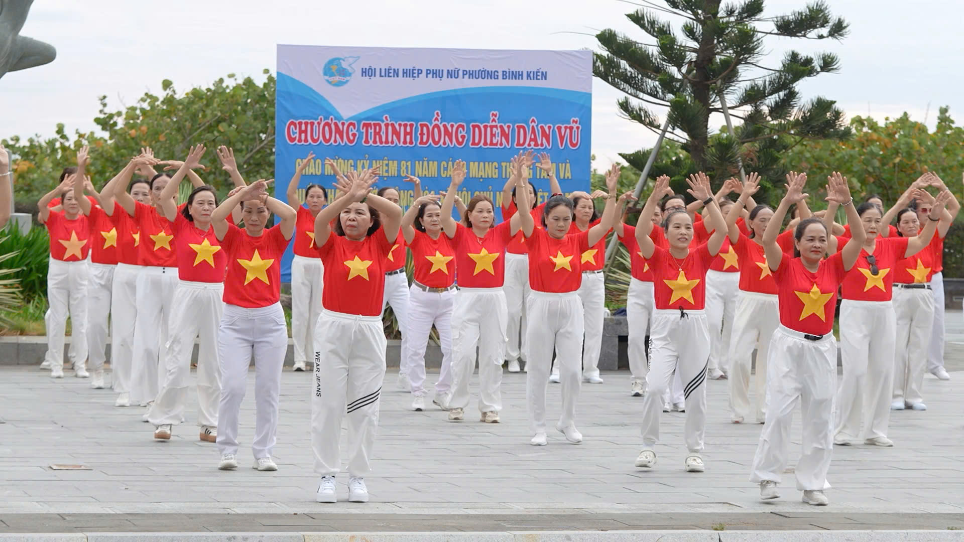 Phụ nữ Đắk Lắk - Rực rỡ sắc đỏ chào mừng Quốc khánh 2/9!