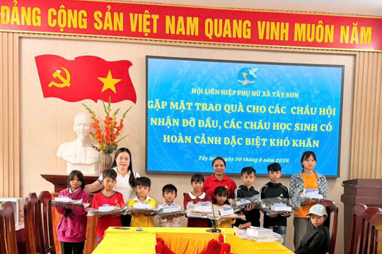 Các cấp Hội tiếp sức cho trẻ em có hoàn cảnh khó khăn đến trường