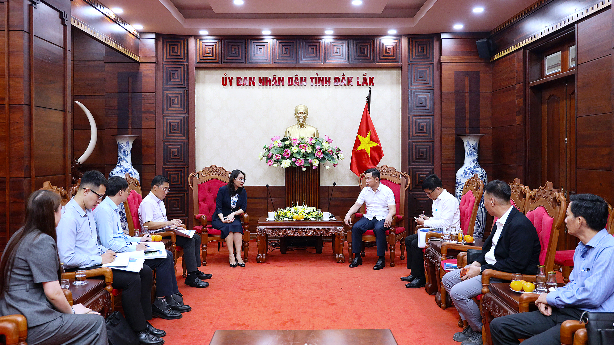 Đảng lãnh đạo xây dựng chủ nghĩa xã hội miền Bắc, đấu tranh giải phóng miền Nam