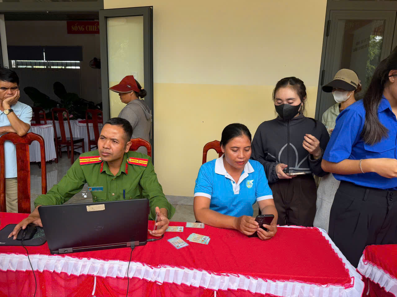 Hội Liên hiệp Phụ nữ xã Ea Tul triển khai chuỗi hoạt động “Bình dân học vụ số”