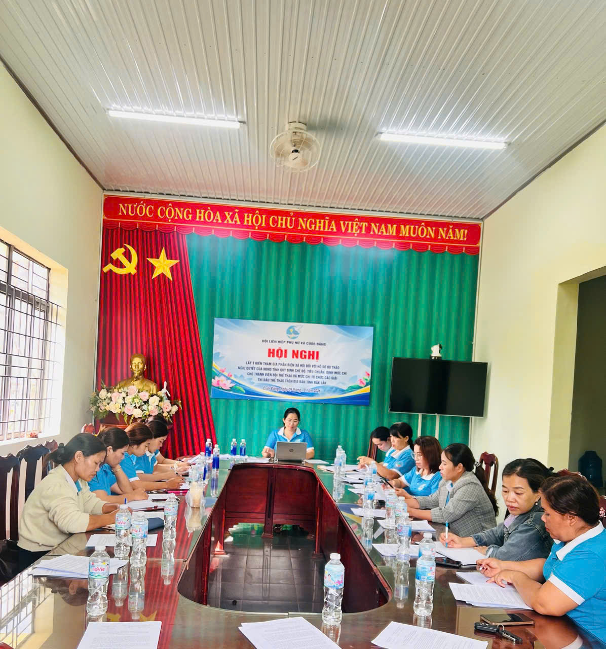 Hội LHPN xã Cuôr Đăng: Lấy ý kiến phản biện xã hội đối với dự thảo Nghị quyết về chế độ, định mức chi thi đấu thể thao