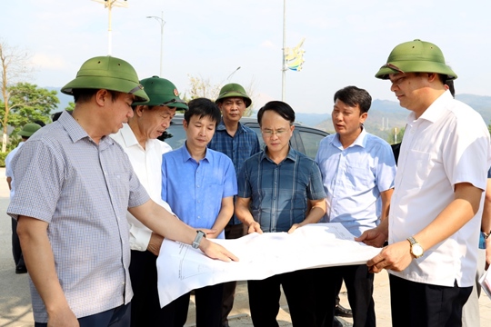 VPUB - Phó Bí thư Tỉnh ủy, Chủ tịch UBND tỉnh Lê Văn Lương kiểm tra thực địa các dự án tại phường Điện Biên Phủ
