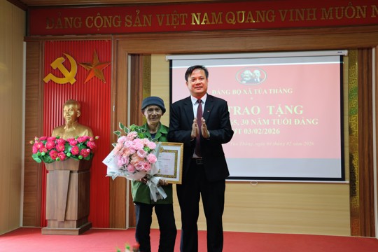 VPUB – Phó Chủ tịch Thường trực UBND tỉnh Lò Văn Cường thăm, chúc Tết một số đơn vị và gia đình người có công trên địa bàn tỉnh